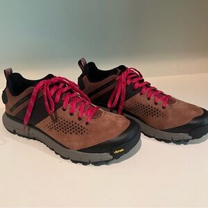 New Men’s Danner Hiking Shoes Size 12